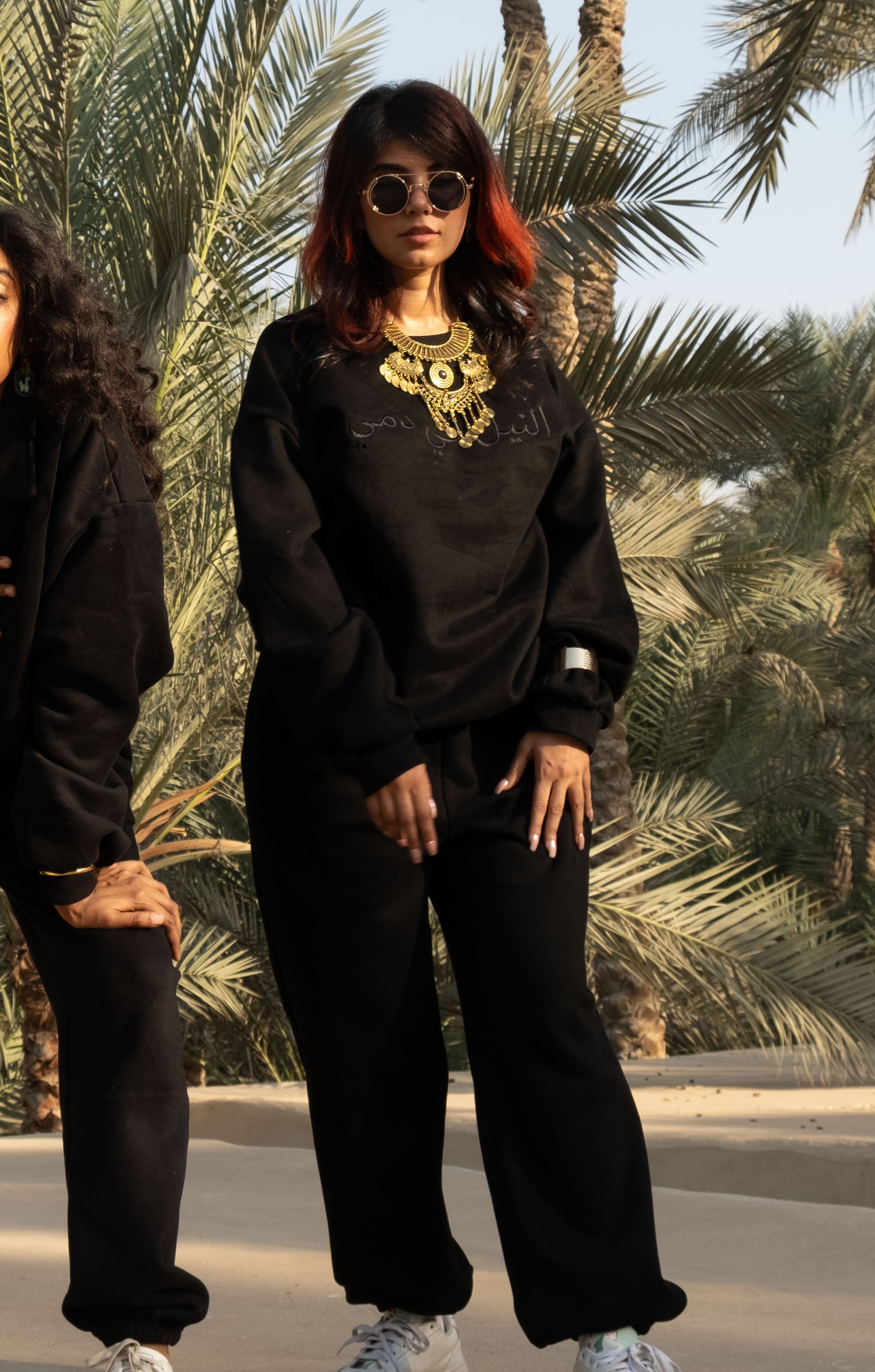 "THE NILE" BLACK CREW NECK